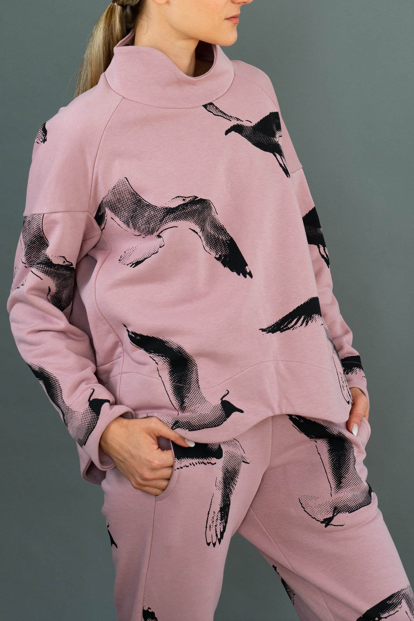 Pale Pink Sweatshirt "Seagulls"