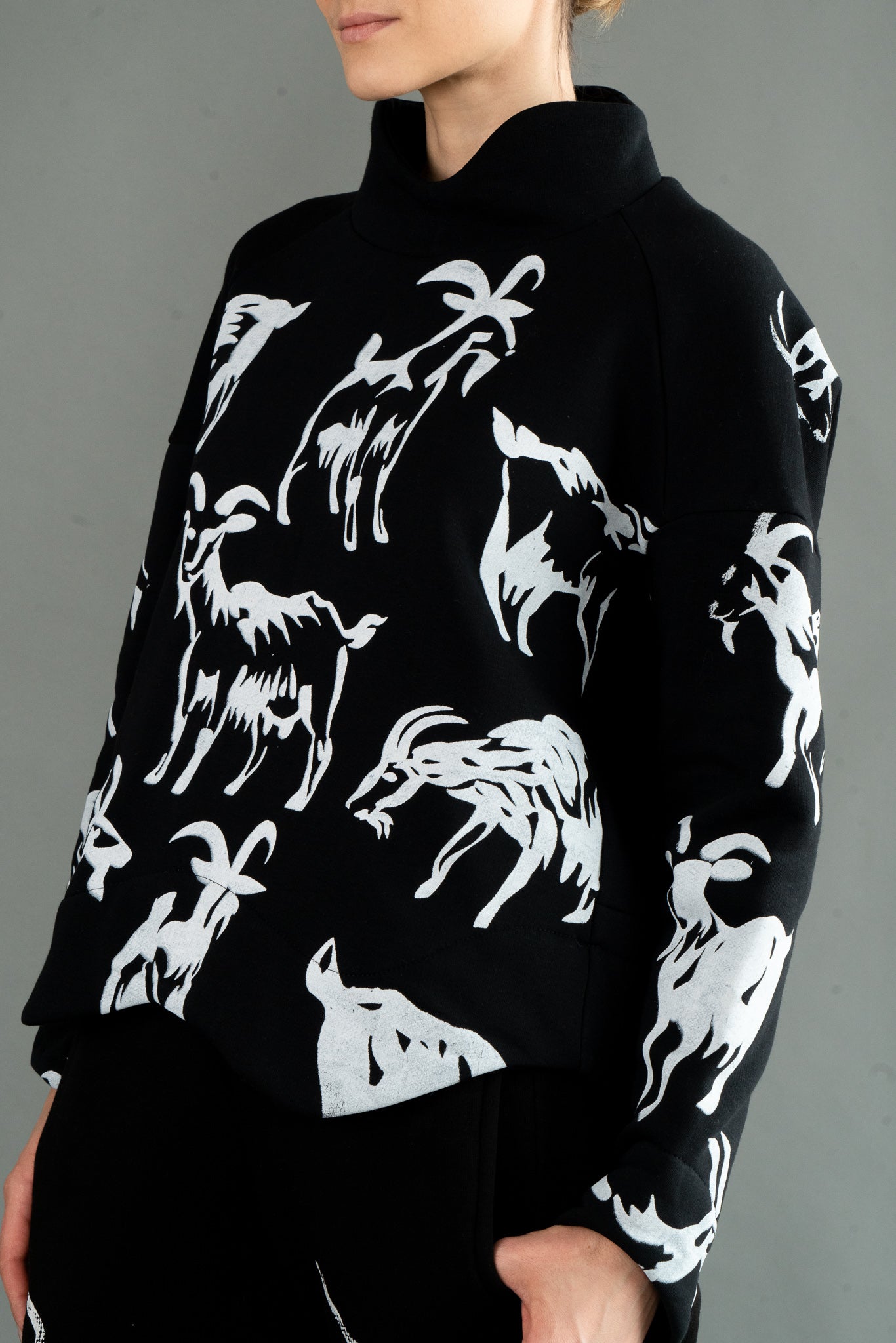 Black Sweatshirt "Goats"